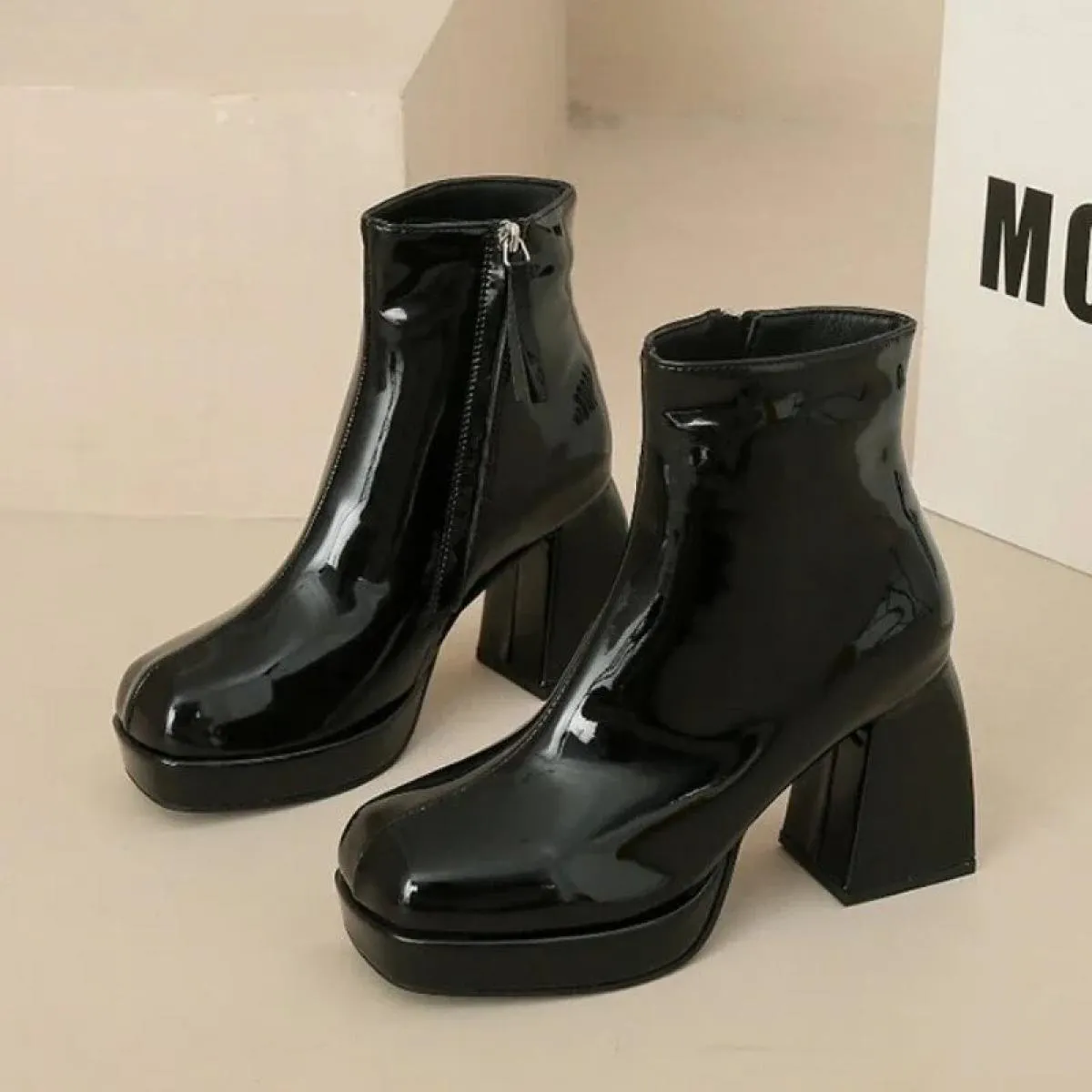 2024 scarpe da donna di vendita calde cerniera classico inverno tacchi alti nuovo peluche caldo testa quadrata Pu moda stivali c