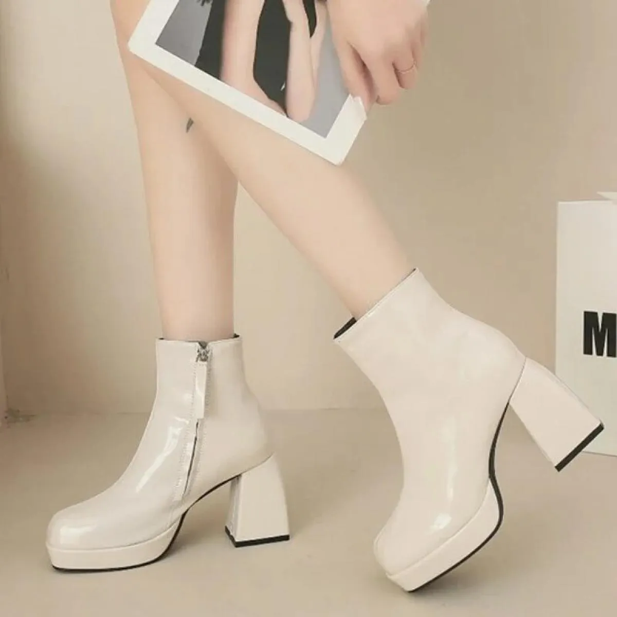 2024 scarpe da donna di vendita calde cerniera classico inverno tacchi alti nuovo peluche caldo testa quadrata Pu moda stivali c