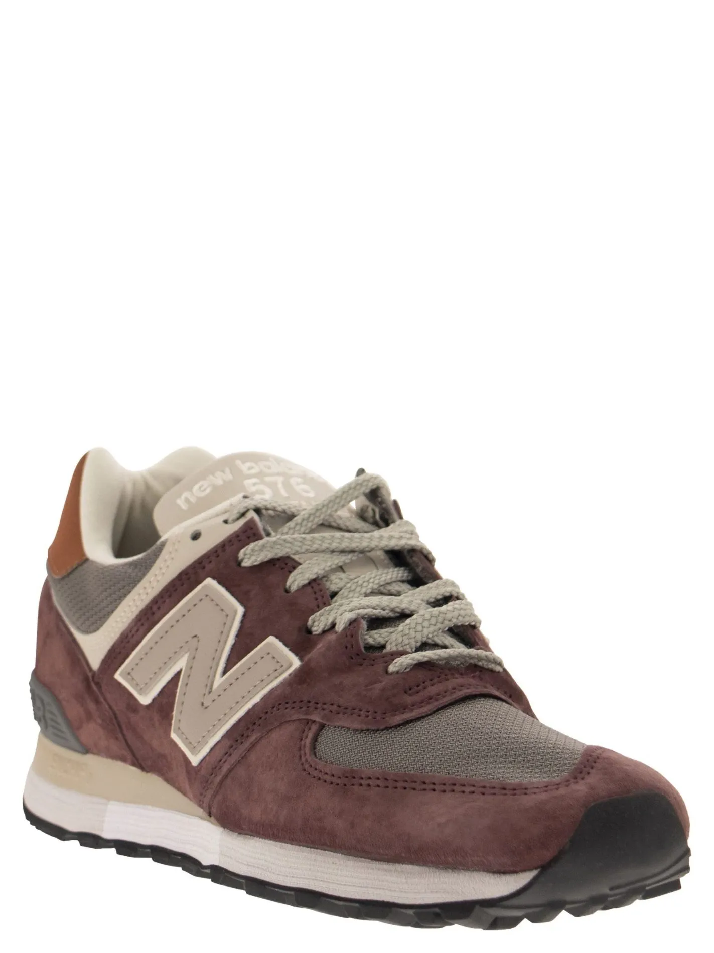 576 – Sneakers