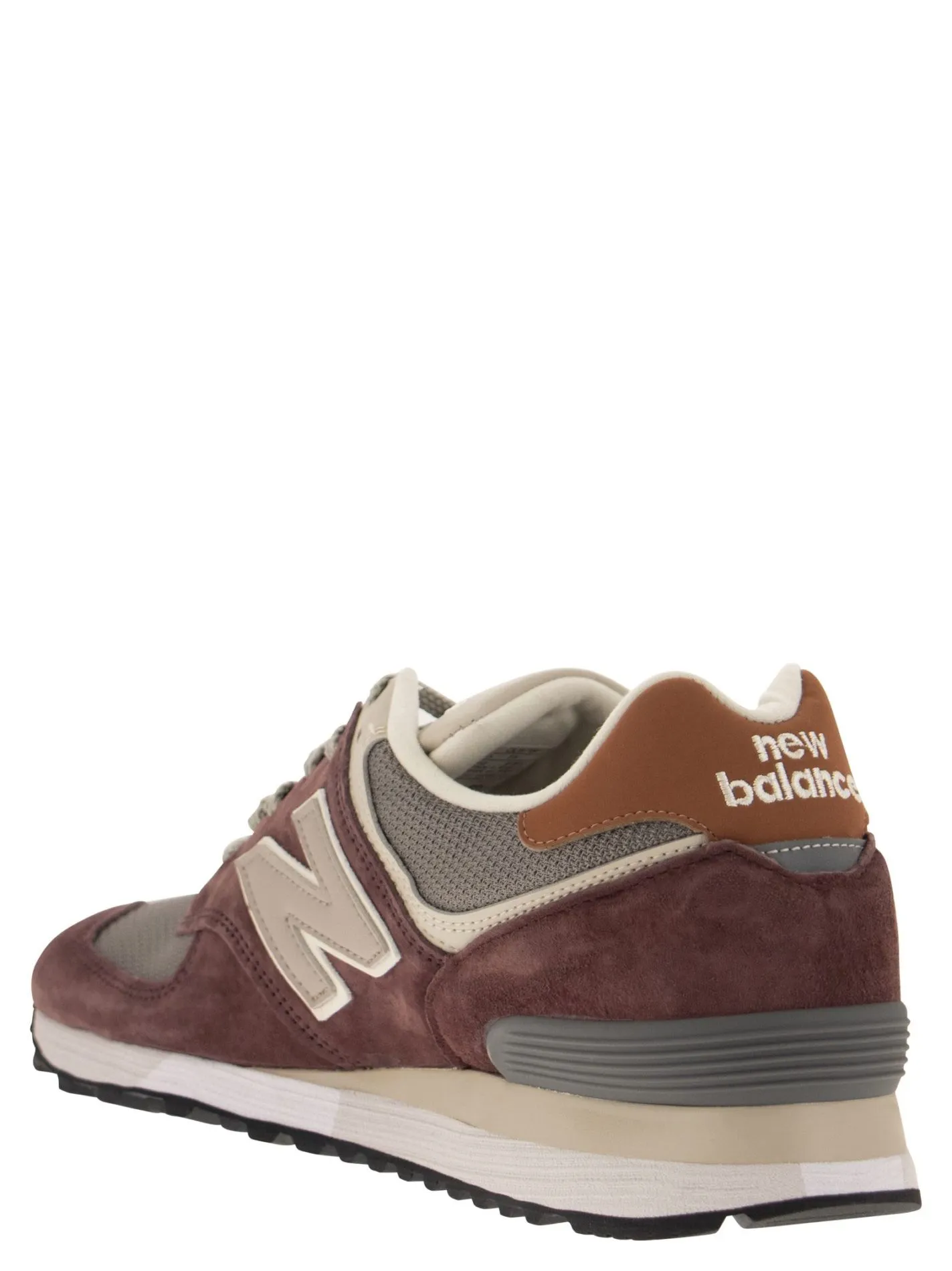 576 – Sneakers