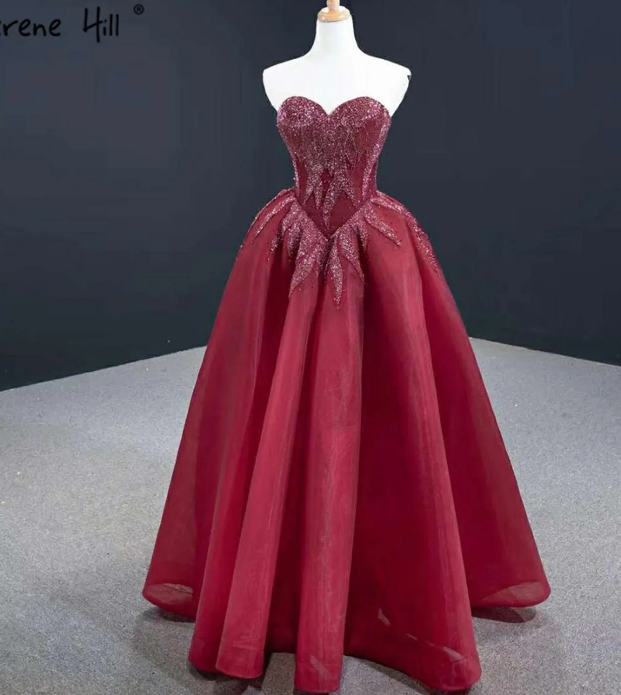 Abiti da sera senza maniche A Line rosso vino 2023 Abito formale con spalle scoperte in cristallo con perline Serene Hill Hm6714