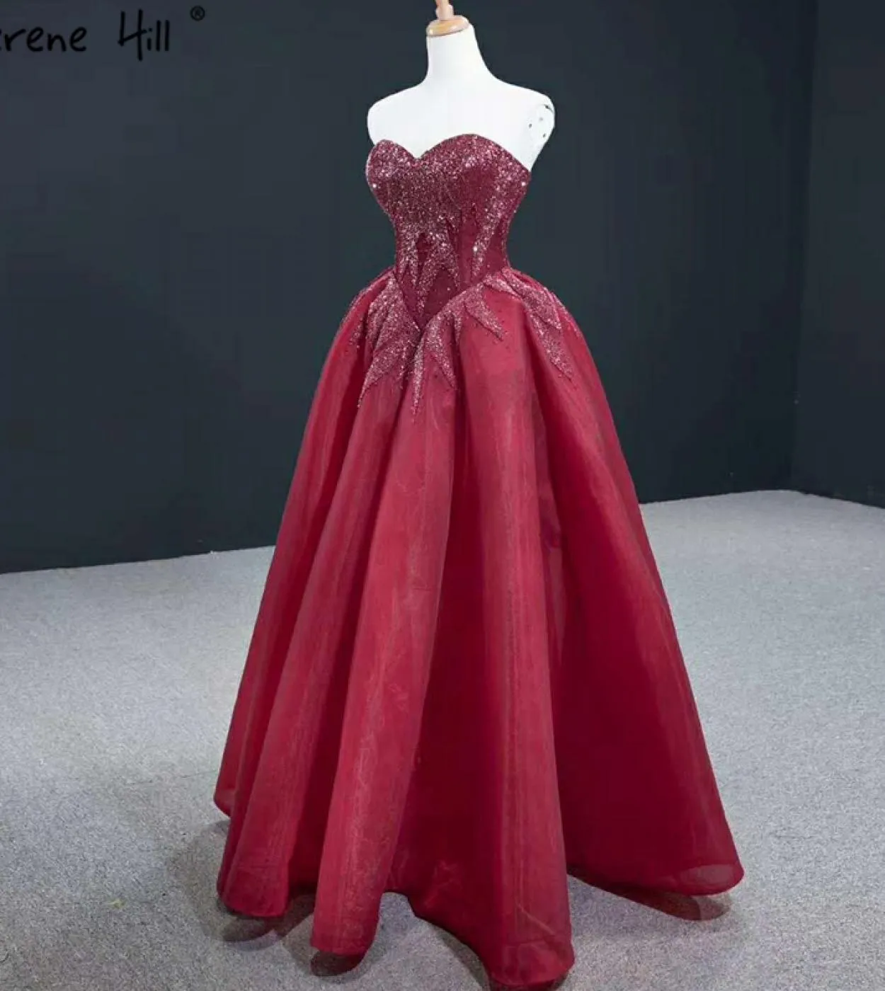Abiti da sera senza maniche A Line rosso vino 2023 Abito formale con spalle scoperte in cristallo con perline Serene Hill Hm6714