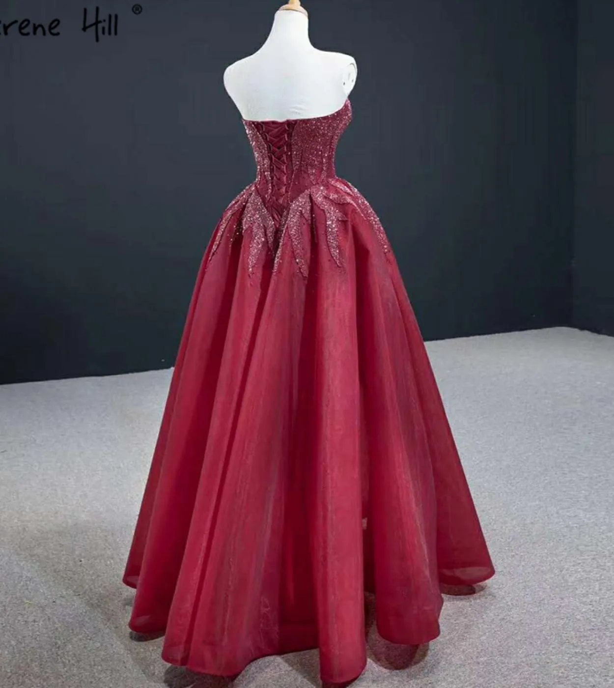 Abiti da sera senza maniche A Line rosso vino 2023 Abito formale con spalle scoperte in cristallo con perline Serene Hill Hm6714