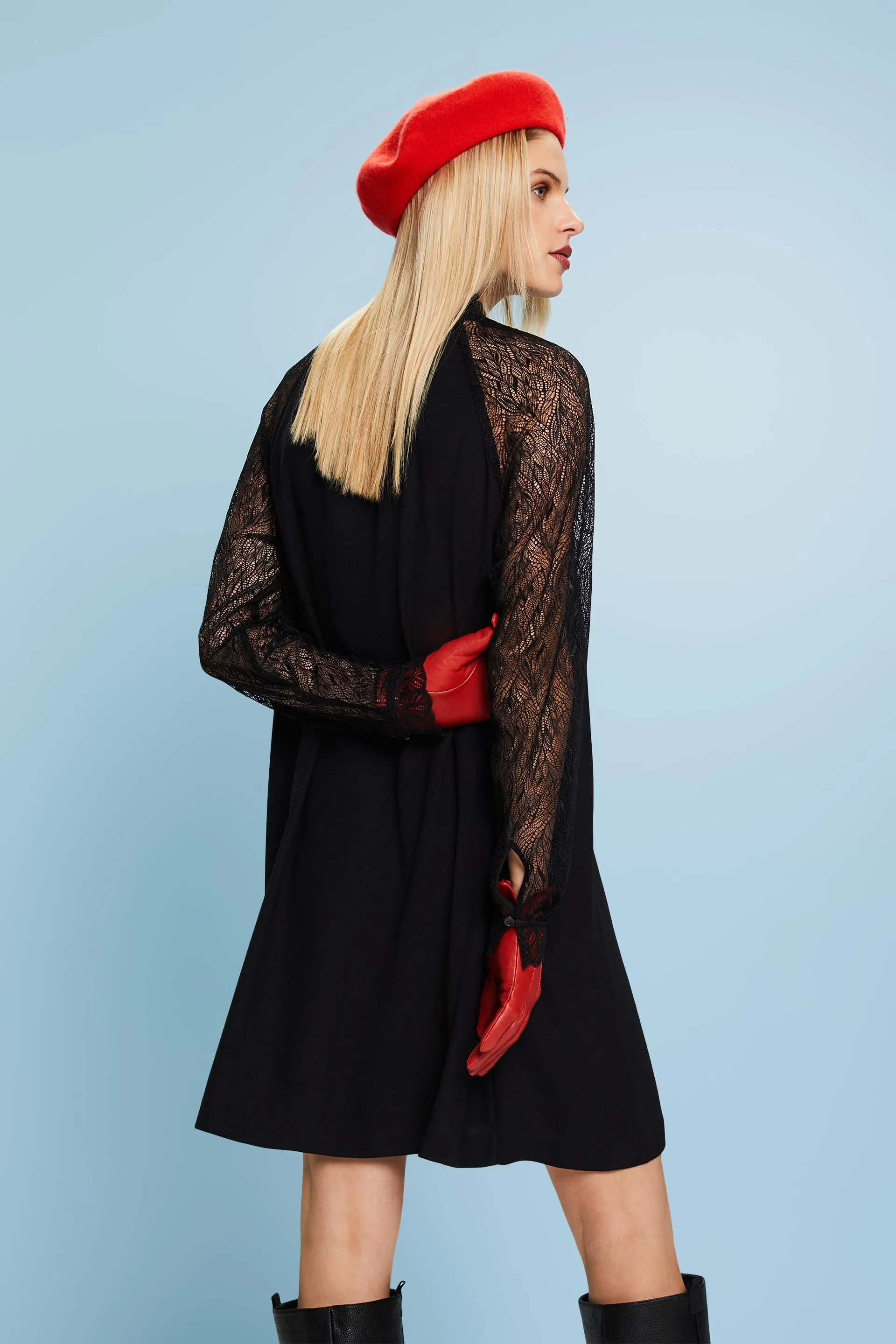 Abito mini con finiture in pizzo