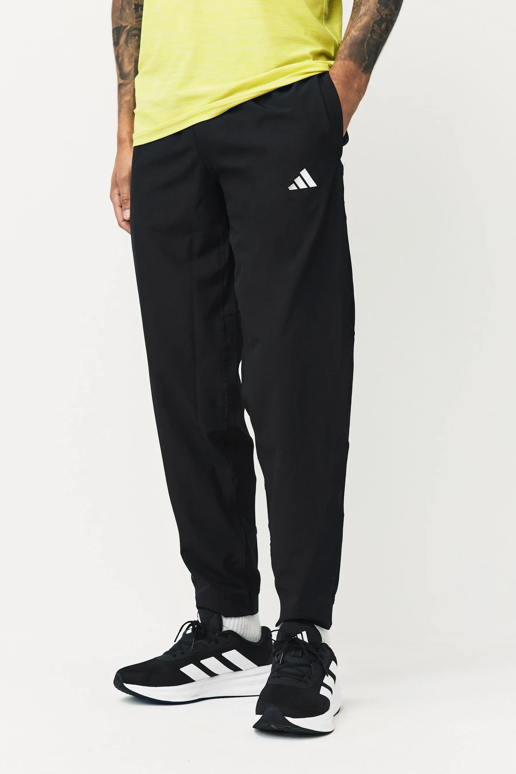 adidas Train Essentials Pantaloni da jogging in tessuto    