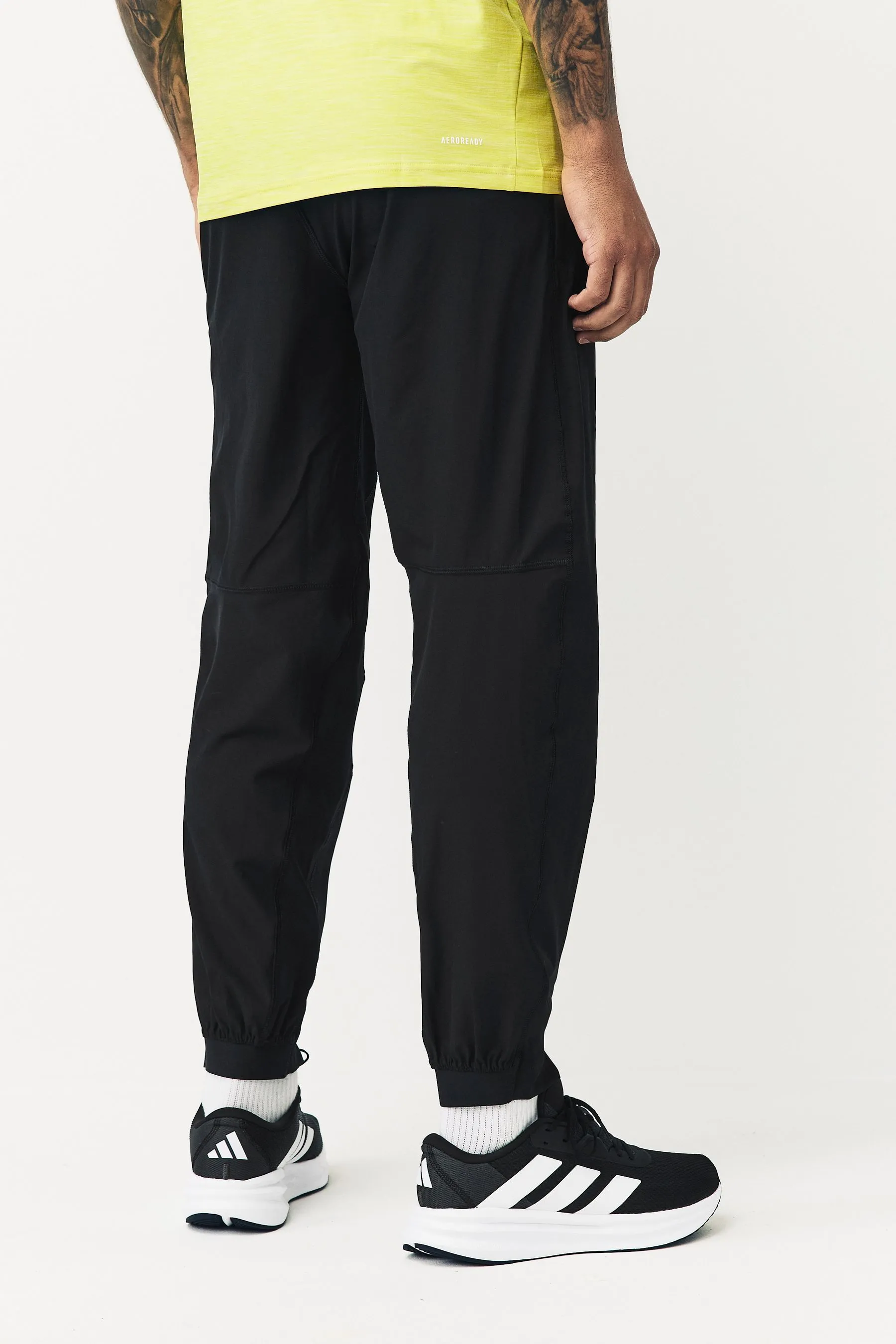 adidas Train Essentials Pantaloni da jogging in tessuto    
