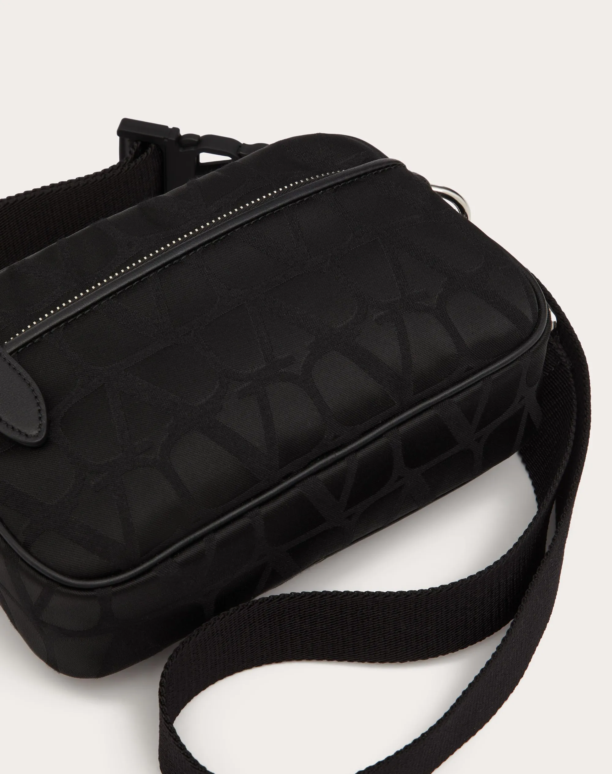 BORSA A TRACOLLA TOILE ICONOGRAPHE IN TESSUTO TECNICO CON DETTAGLI IN PELLE