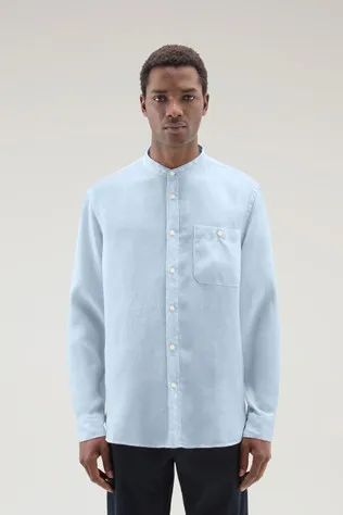 Camicia in puro lino tinta in capo con colletto alla coreana                                                                    
