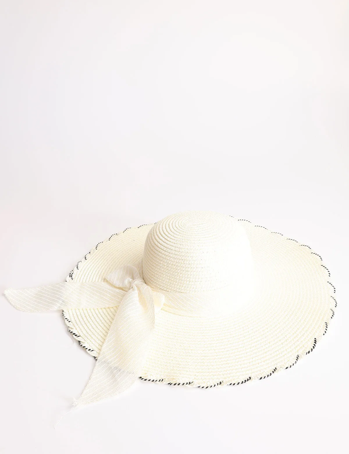 Cappello Ayfee in paglia con falda larga e fiocco