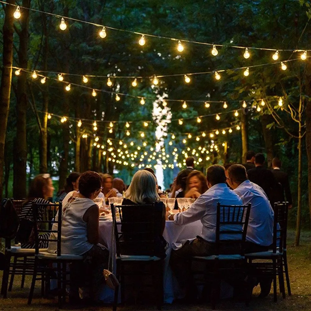 Catena di luci pendente 10 metri per 10 lampadine E27 IP54 Nera Wisdom