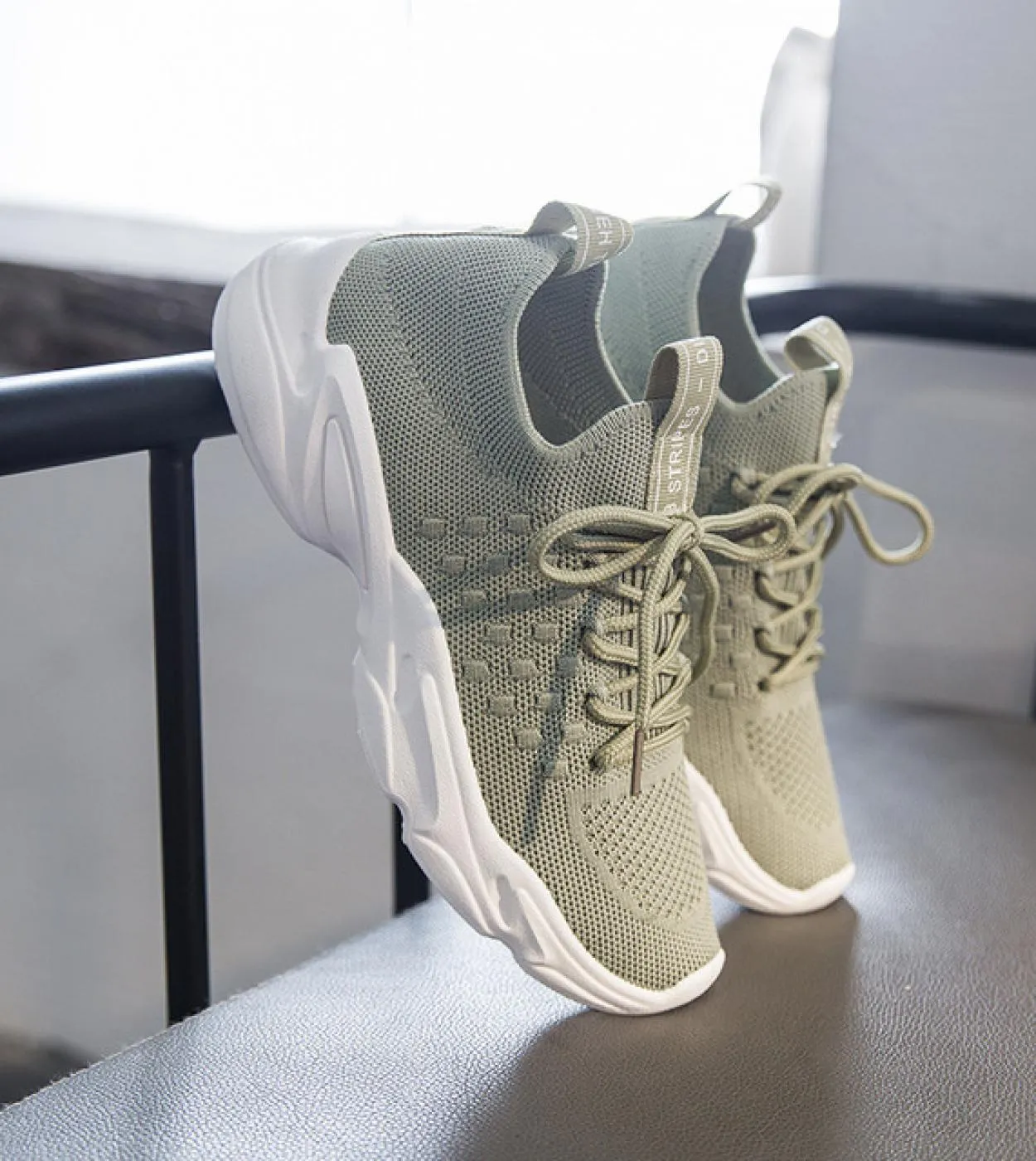 Comemore Spring 2022 Women Fashion Casual Sneakers Trend Womens Sports Running Vulcanize Shoes Comfortable Mesh Tennis