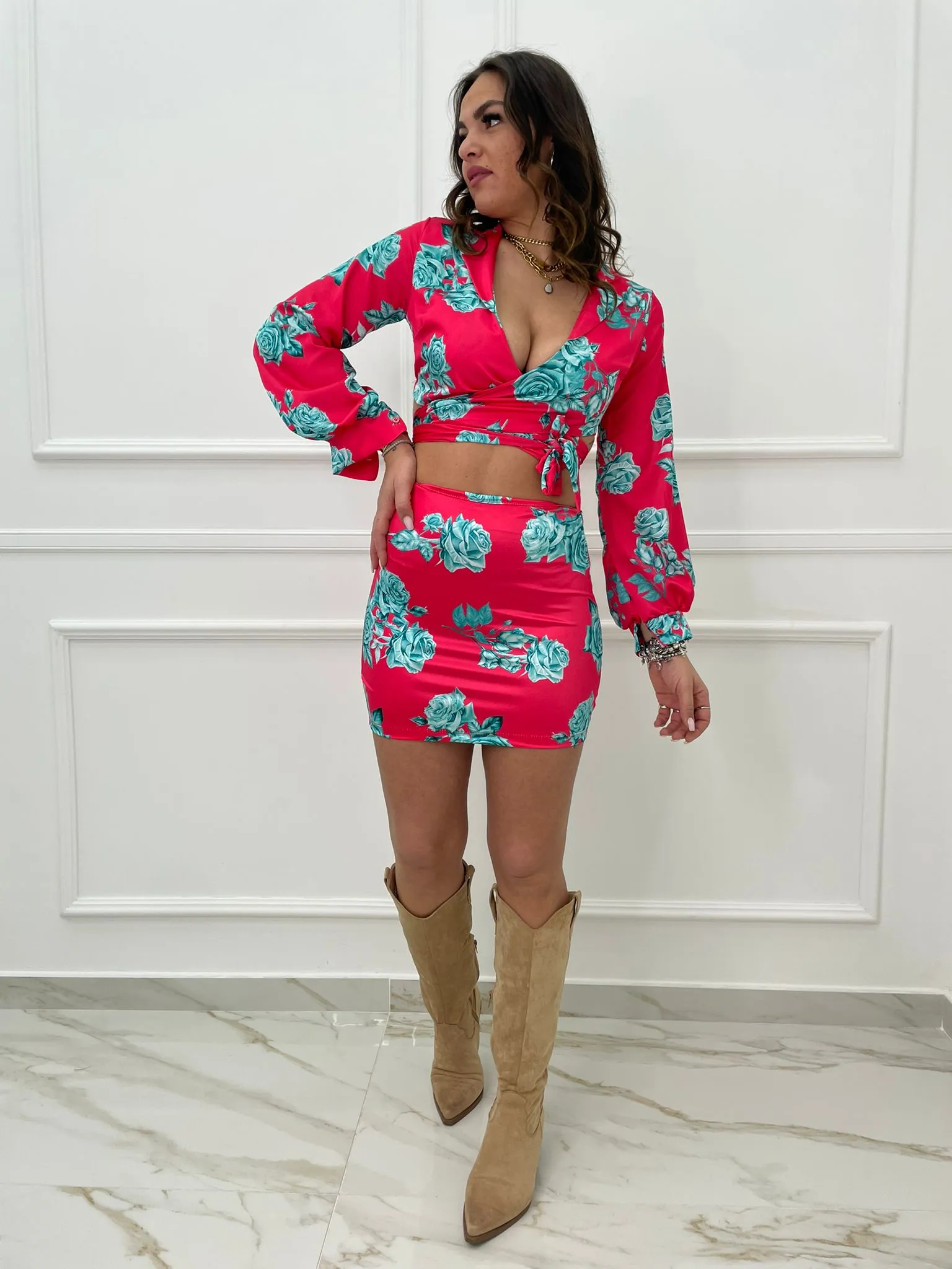 Coordinato fantasia fiori con camicia crop