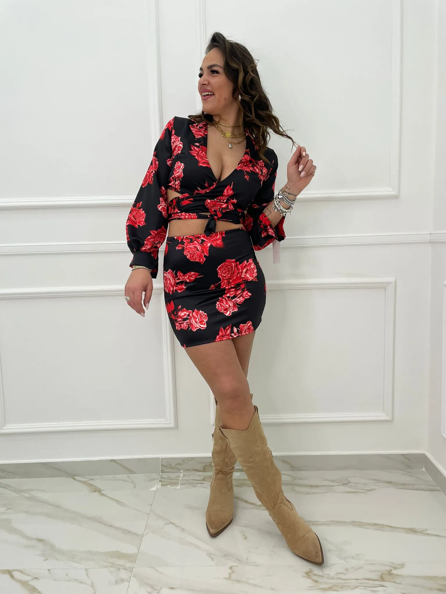 Coordinato fantasia fiori con camicia crop