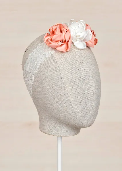 Fascia in pizzo bianca con applicazione di rose bianche e rosa in raso