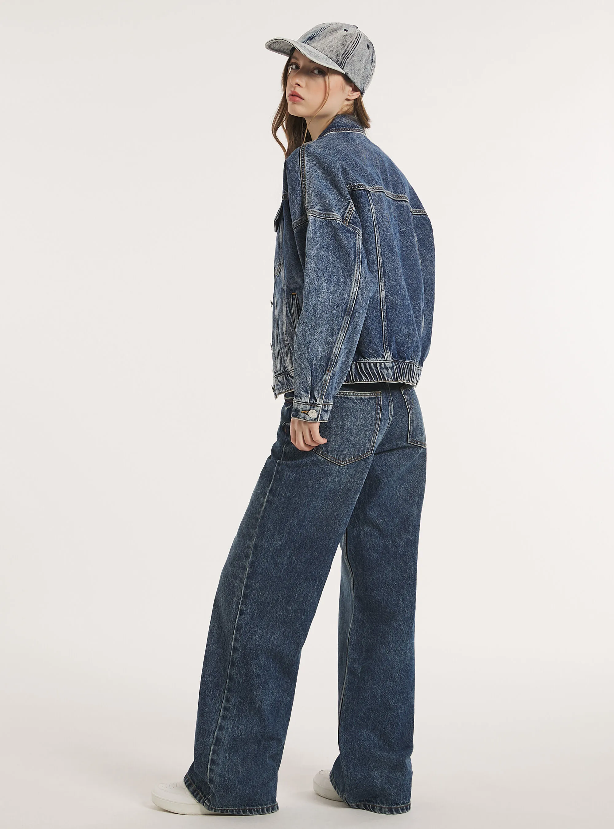 Giubbotto boxy fit in denim con elastico in vita