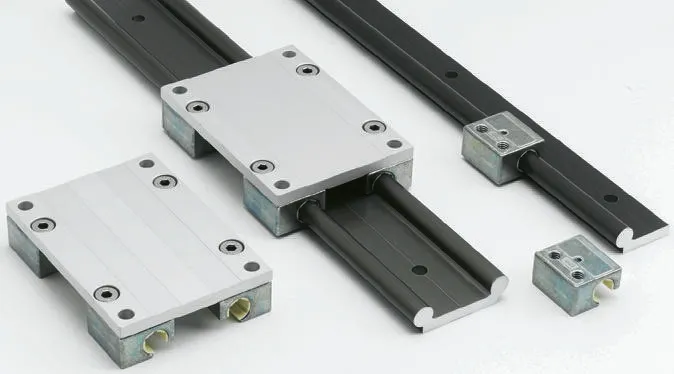 Guida lineare Igus, serie Largh., guida da 600mm x 27mm, in Alluminio anodizzato rigido