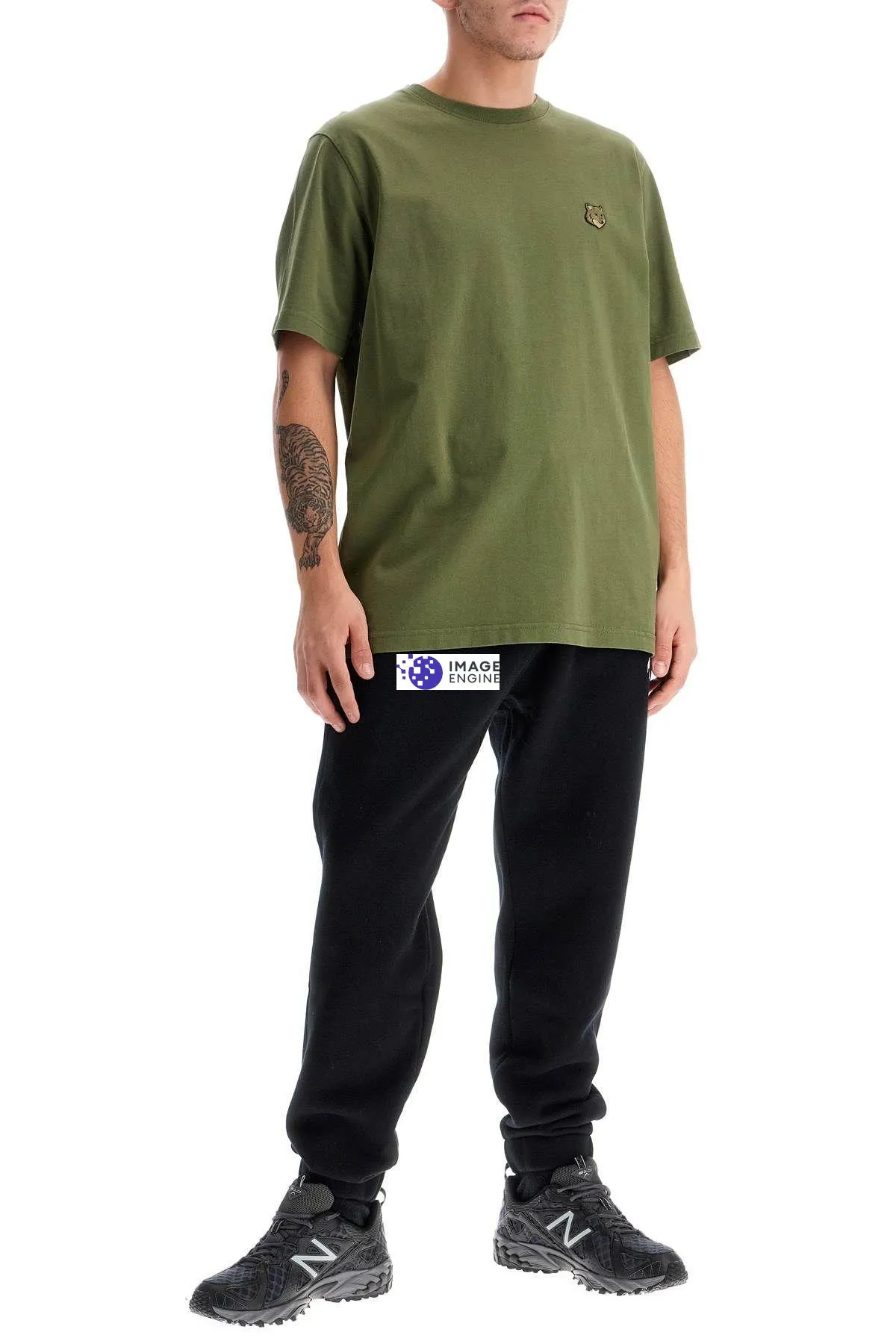 Joggers comfort con ricamo