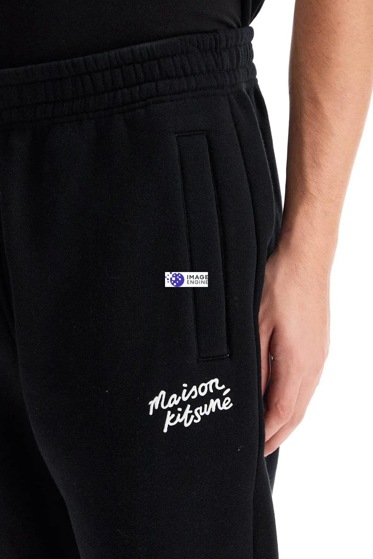 Joggers comfort con ricamo
