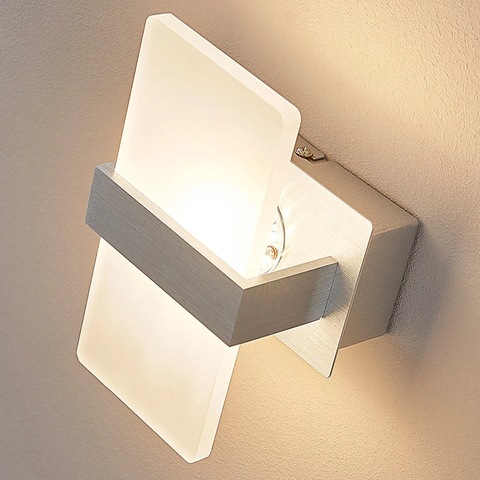 Lindby Applique a LED Yorick, altezza 18 cm, alluminio, bianco, metallo