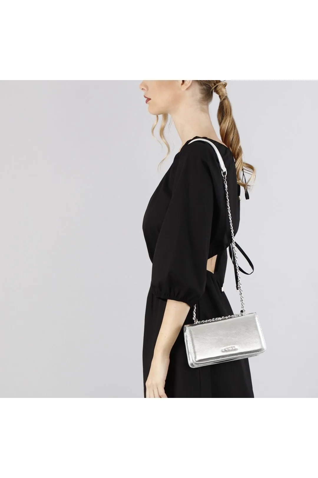 minibag effetto metallizzato con pattina argento