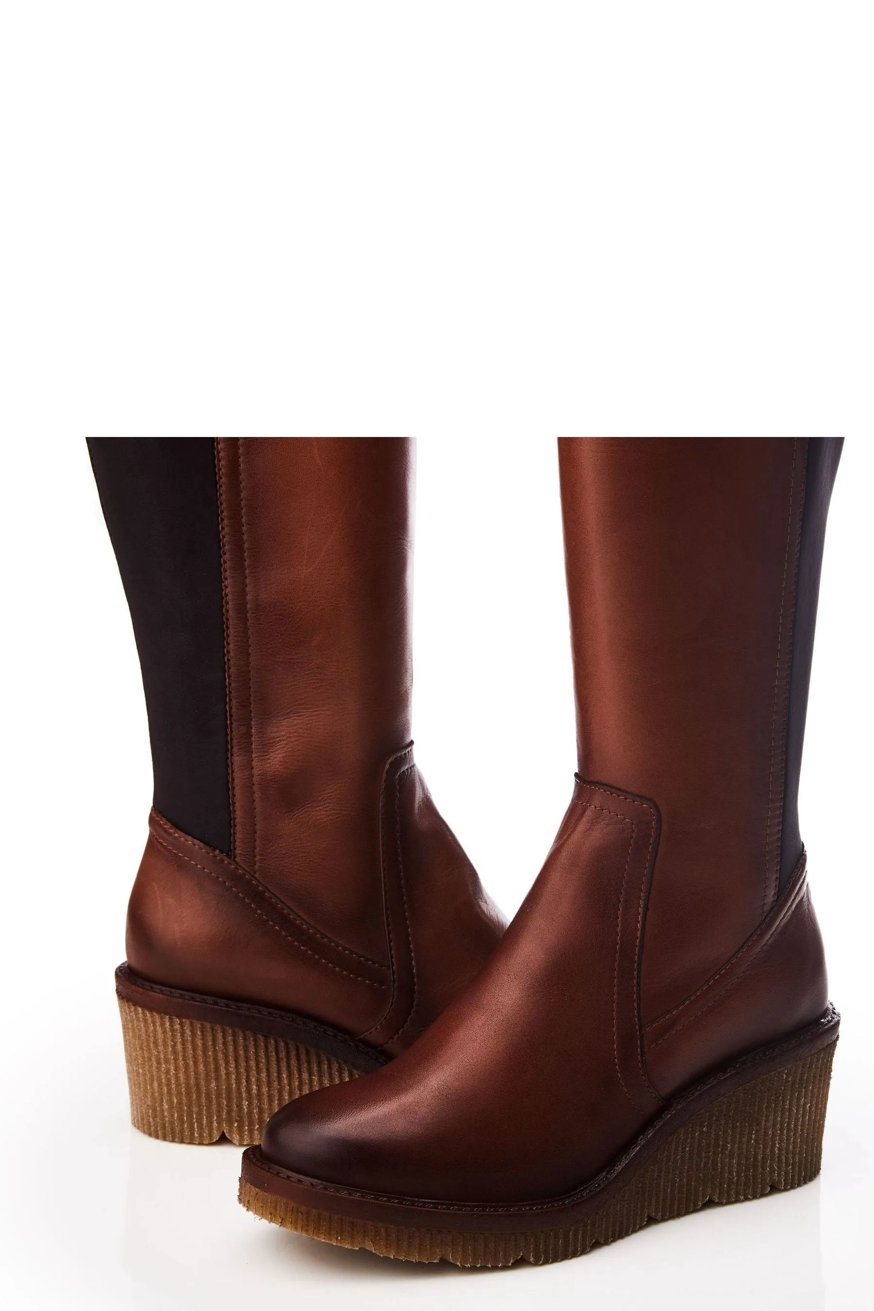 Moda in Pelle Marrone - Harpette - Stivali lunga in crêpe con zeppa e zip laterale