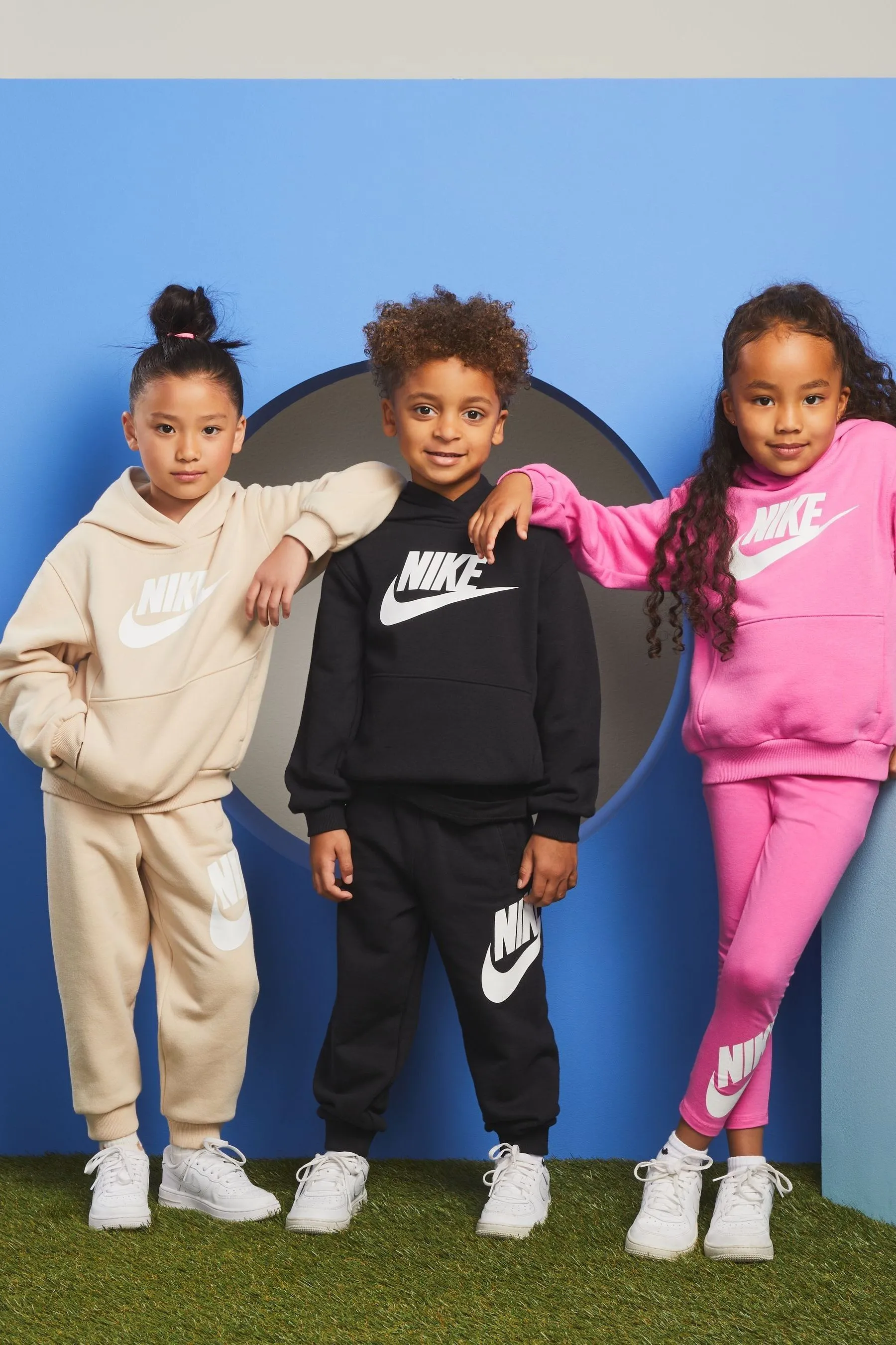 Nike - Infant Club - Completo Pantaloni da jogging e felpa con cappuccio    