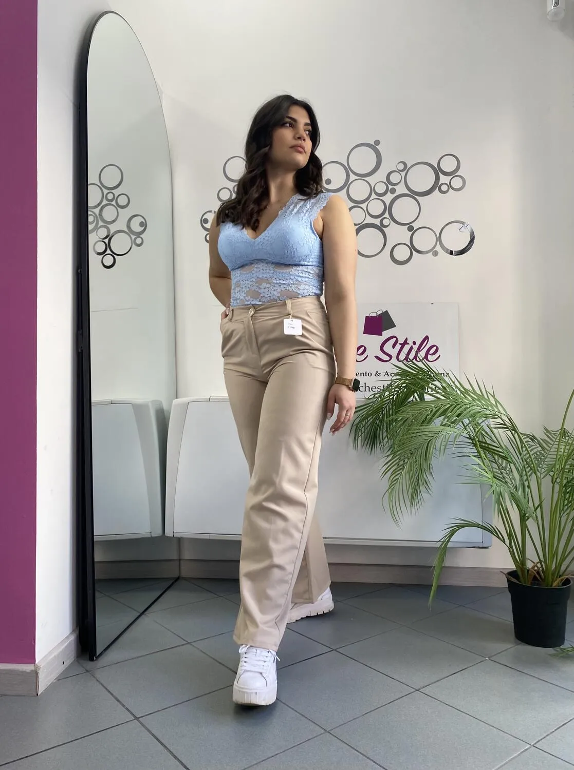 Pantalone palazzo beige con cintura