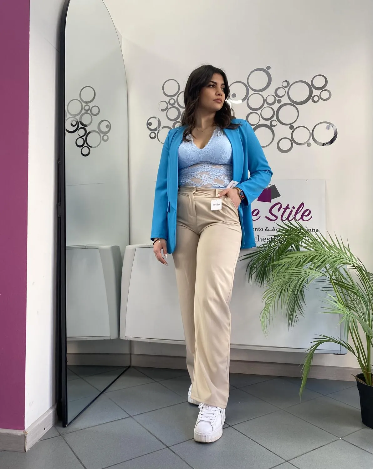 Pantalone palazzo beige con cintura