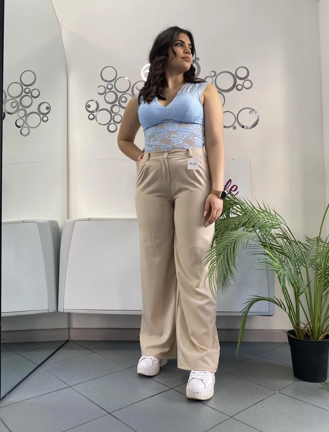 Pantalone palazzo beige con cintura