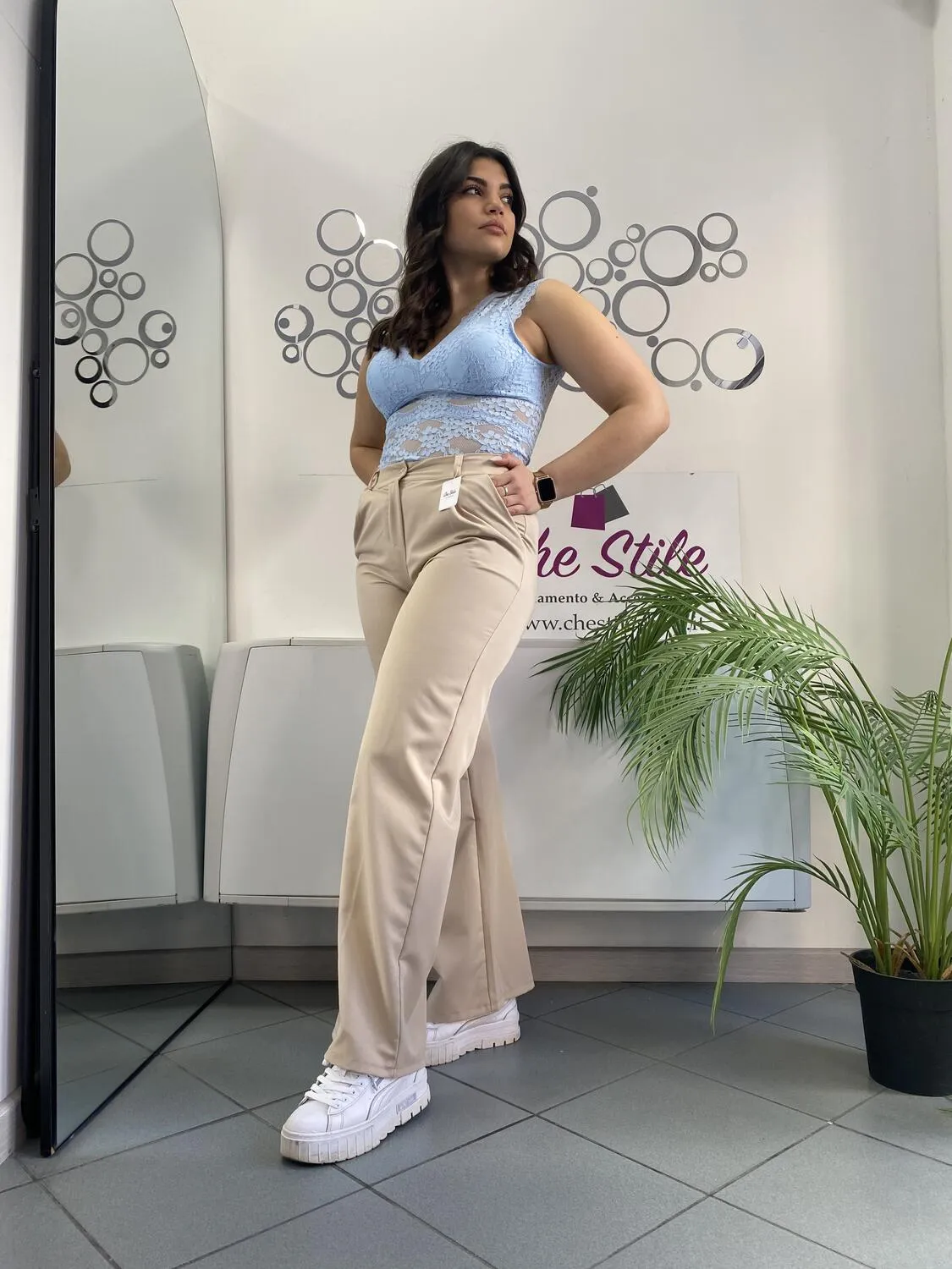 Pantalone palazzo beige con cintura