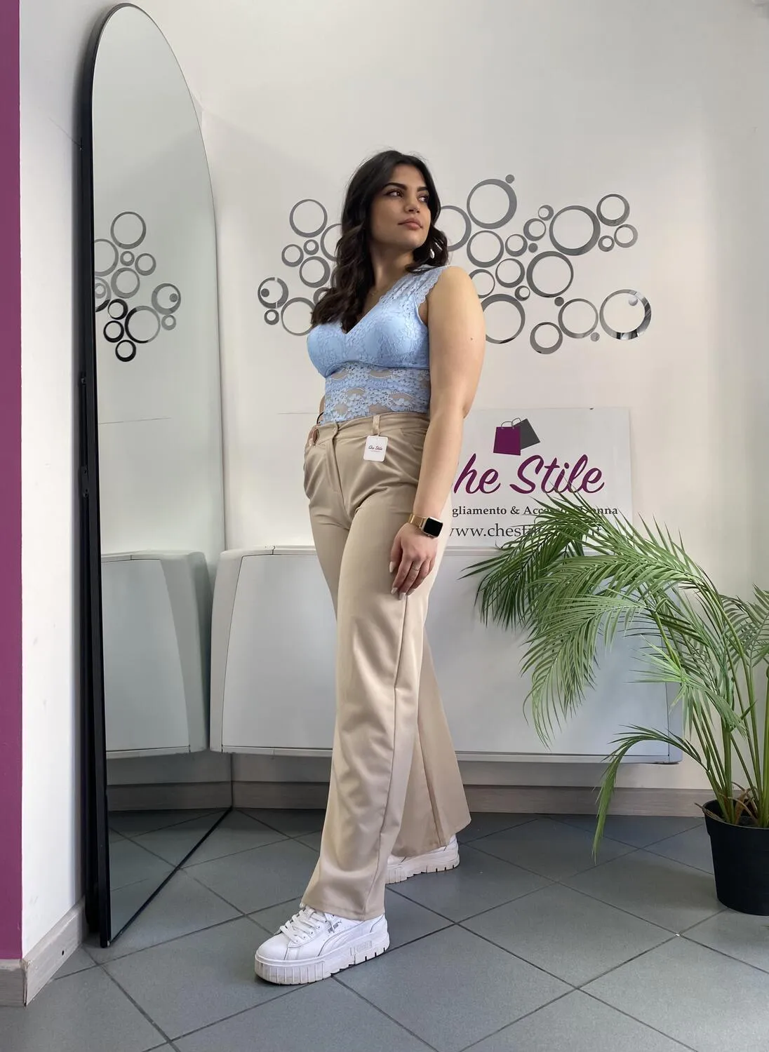 Pantalone palazzo beige con cintura