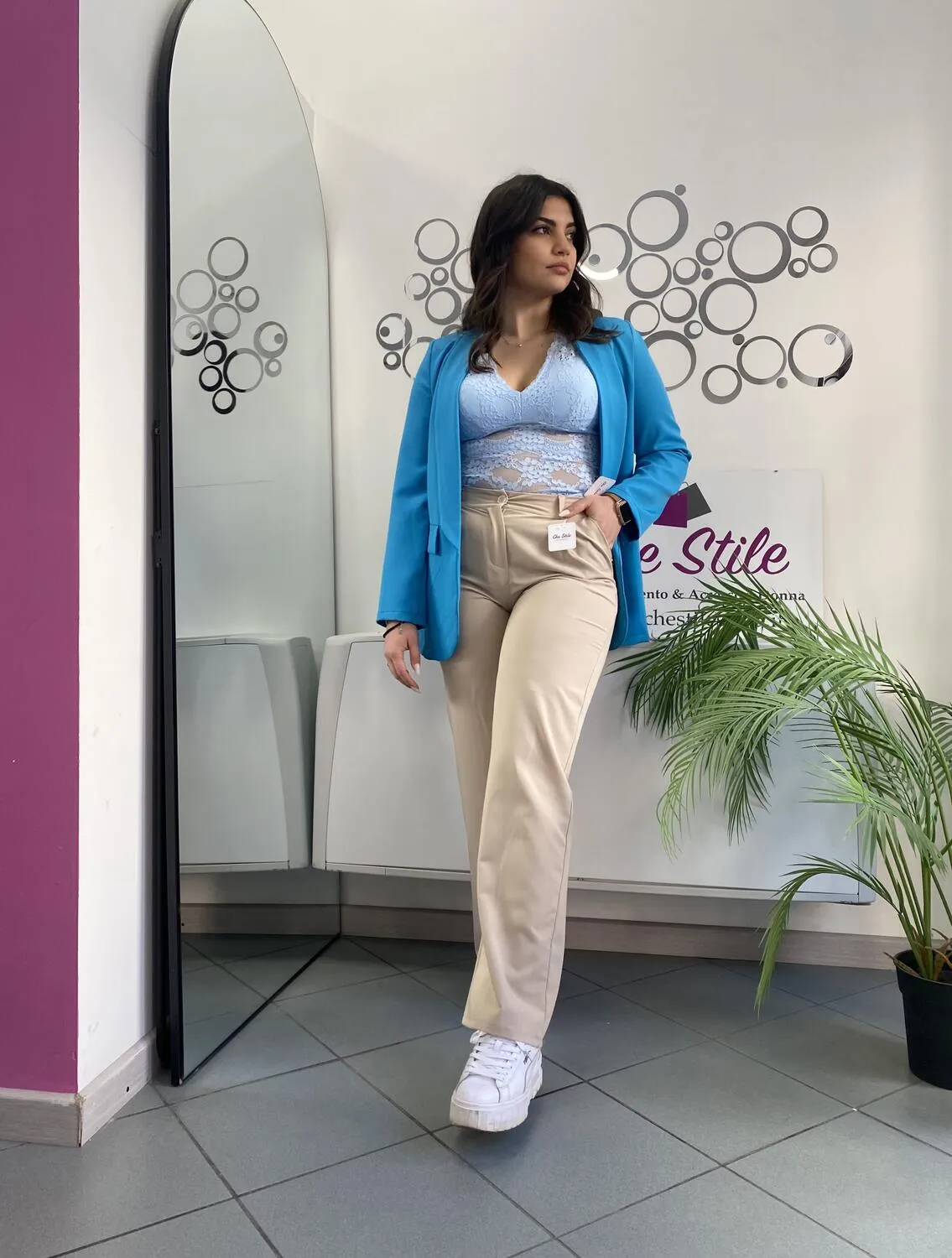 Pantalone palazzo beige con cintura