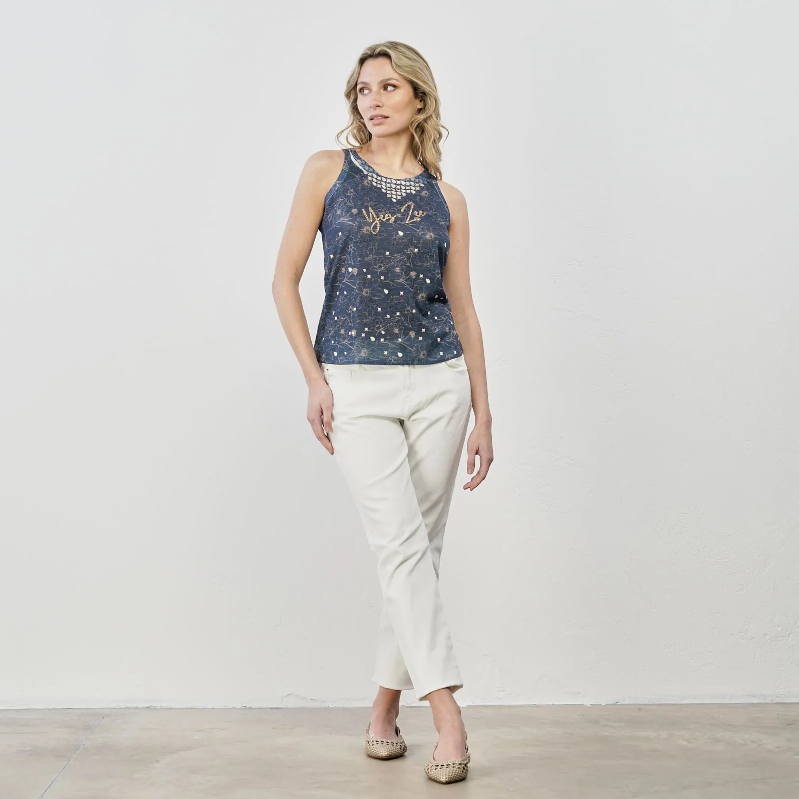 Pantaloni bianchi lunghi