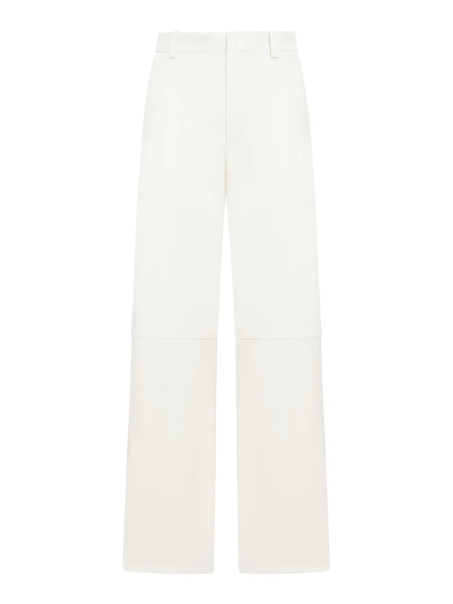Pantaloni in pelle dal taglio arrotondato