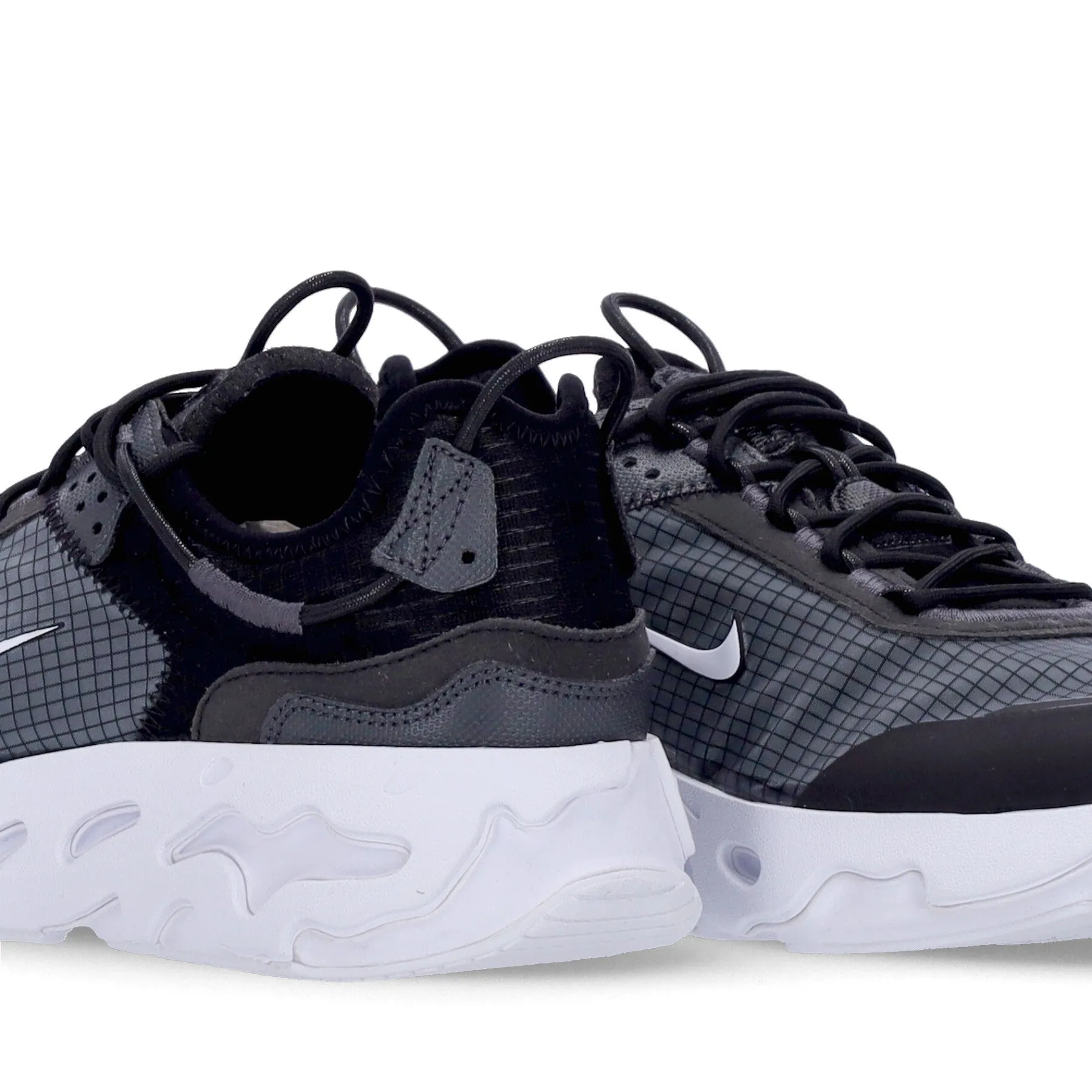 Scarpa Bassa Uomo React Live Black/white/dk Smoke Grey