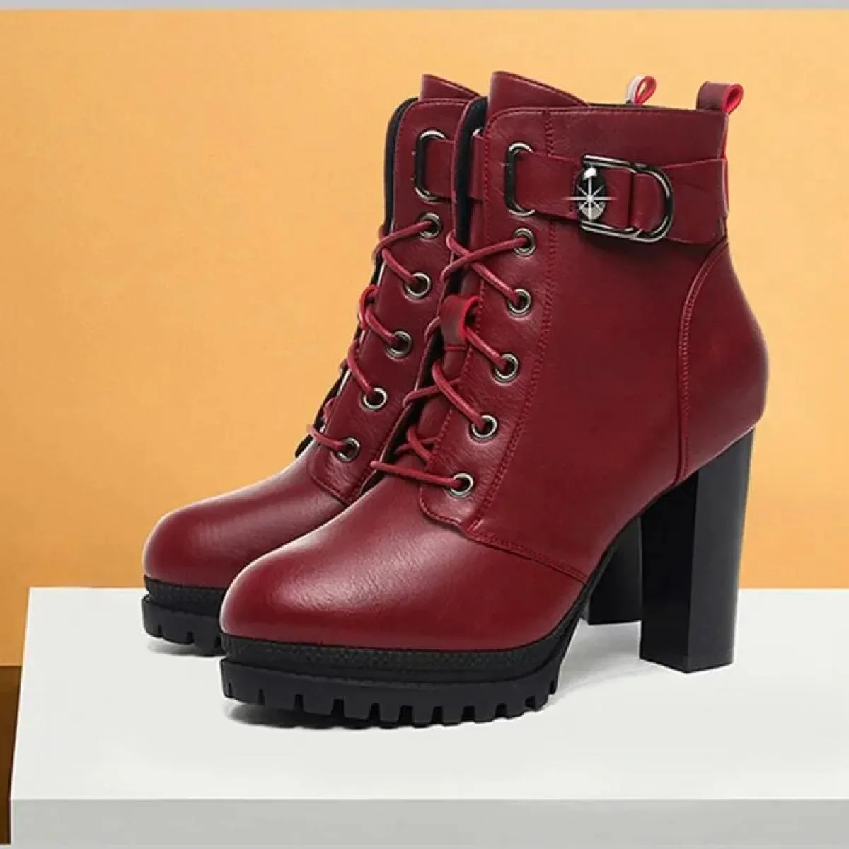 Scarpe da donna 2023 stivali con testa tonda solida alla moda stivali da donna con plateau autunno e inverno tacco ultraalto con