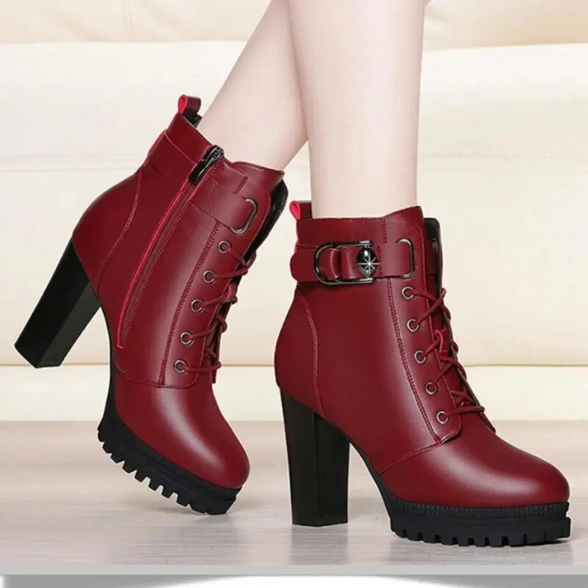 Scarpe da donna 2023 stivali con testa tonda solida alla moda stivali da donna con plateau autunno e inverno tacco ultraalto con