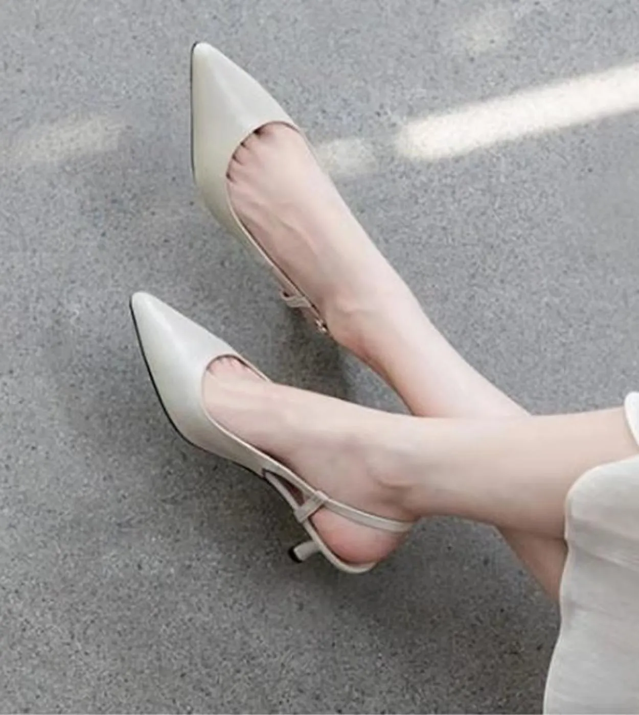 Scarpe da donna Sandali Baotou Estate Scarpe a punta con tacco medio Scarpe da festa 2022 Nuove signore Moda in pelle Tacchi sot