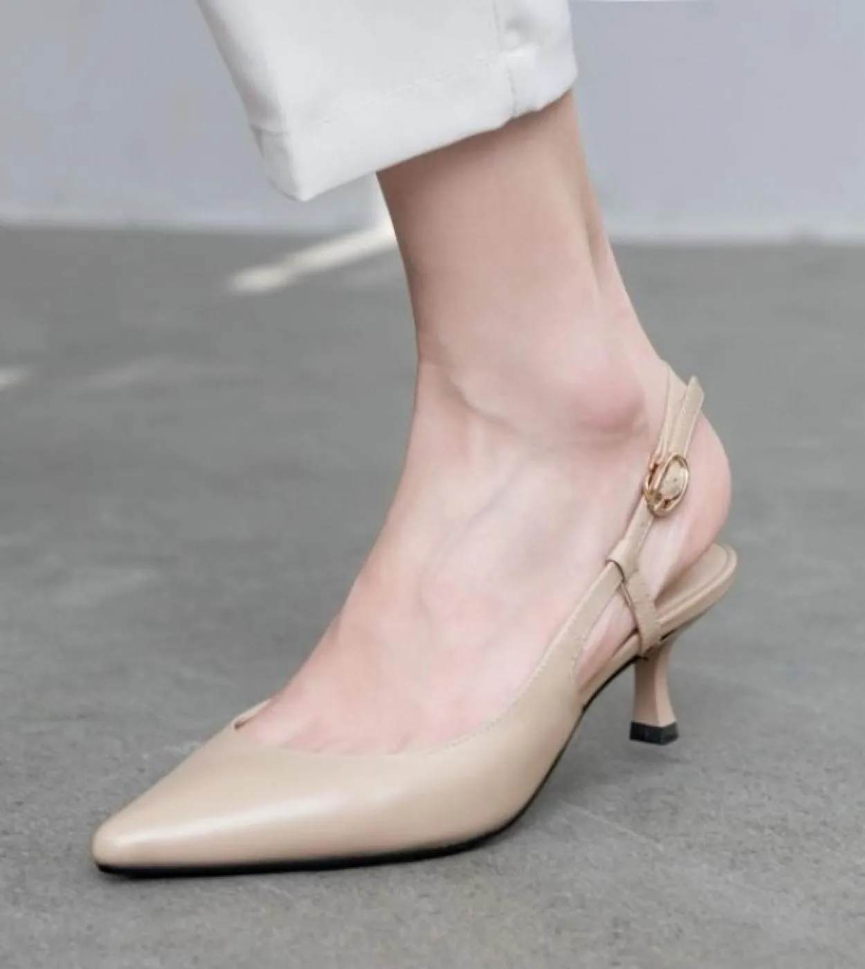 Scarpe da donna Sandali Baotou Estate Scarpe a punta con tacco medio Scarpe da festa 2022 Nuove signore Moda in pelle Tacchi sot