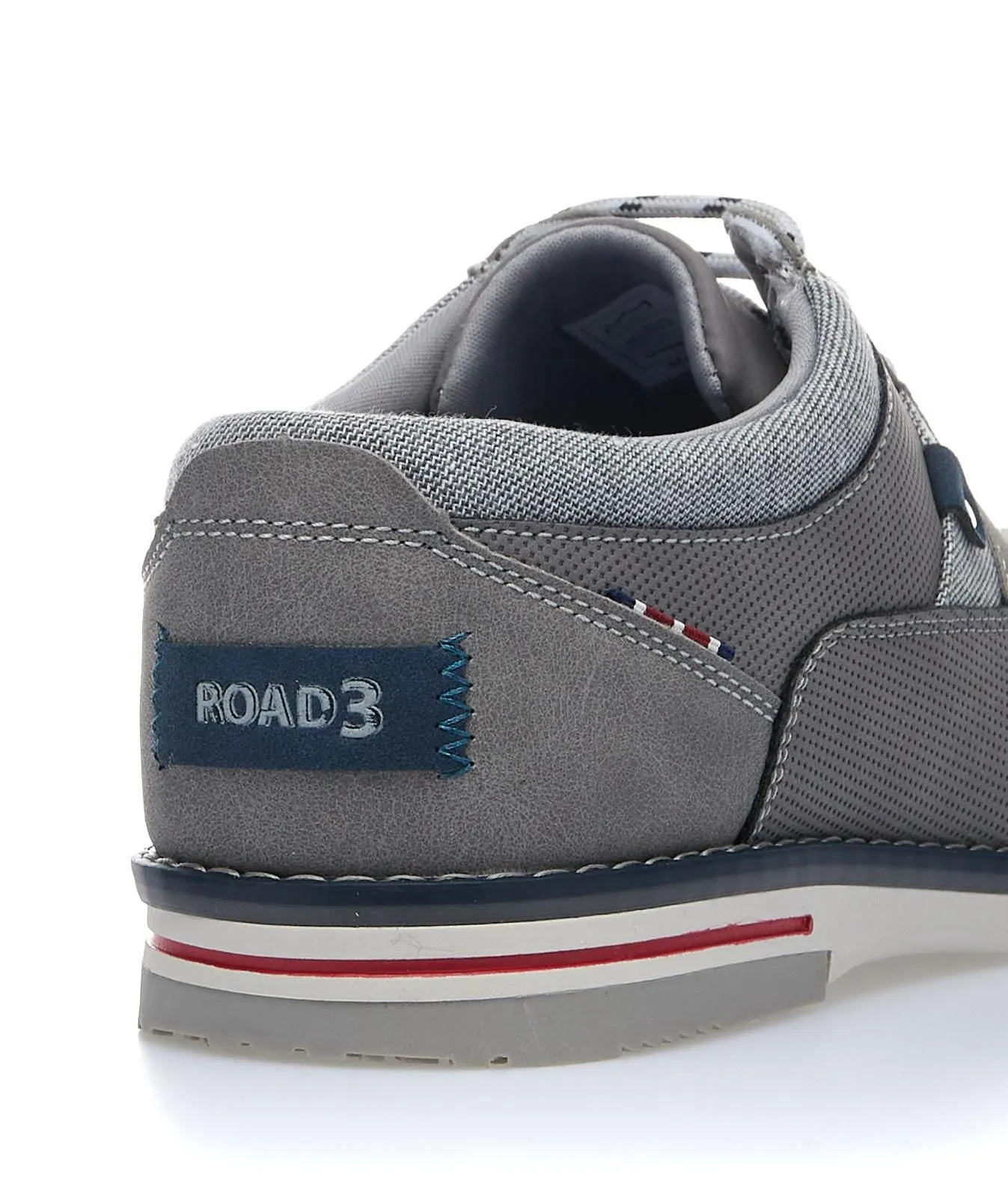 Scarpe grigie con lacci