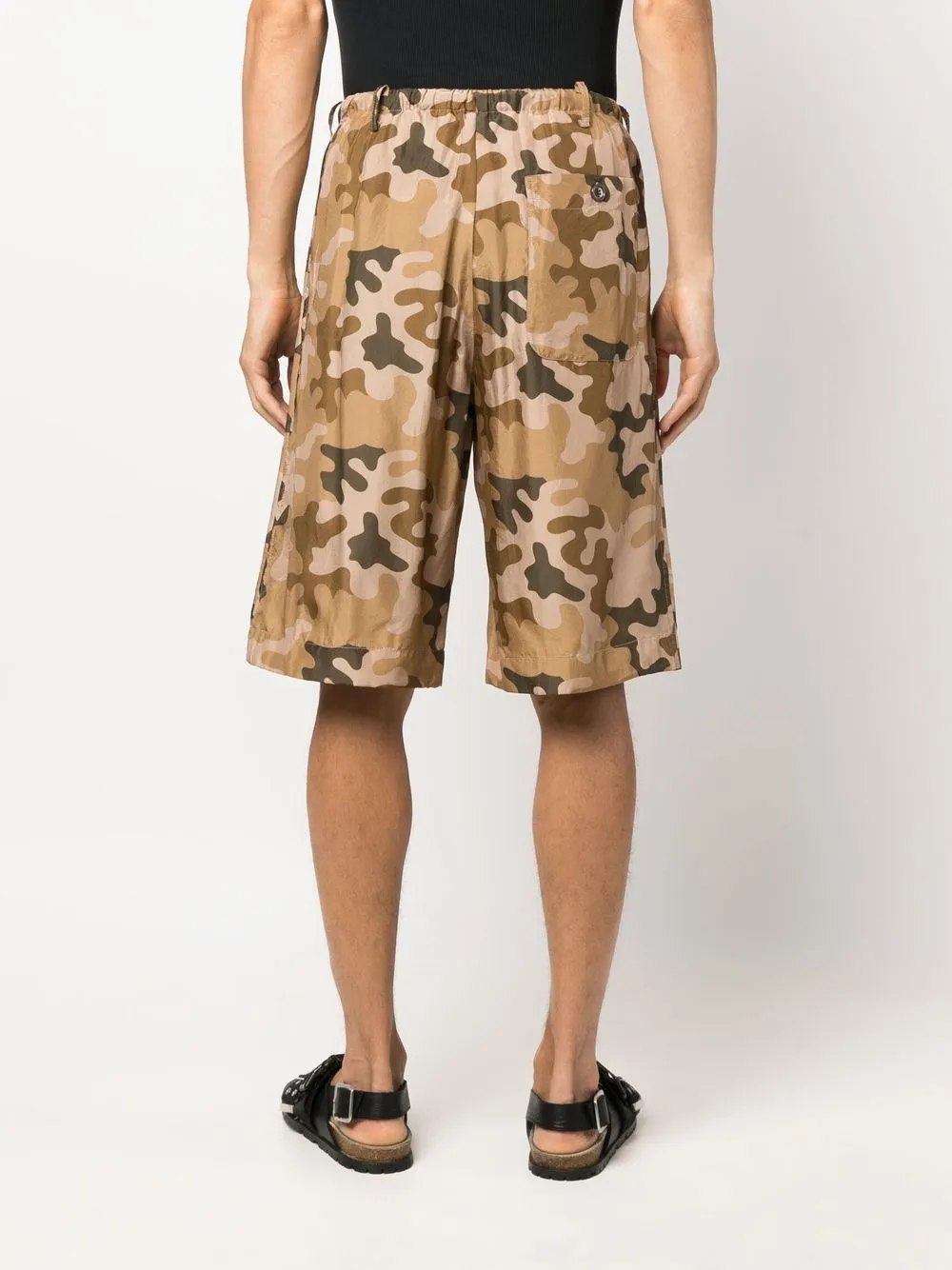 shorts con stampa camouflage