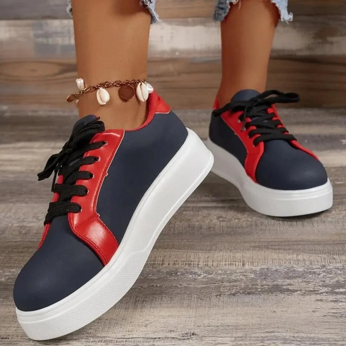 Sneakers di design di marca per donna Nuova piattaforma casual Stringata Scarpe vulcanizzate da donna Scarpa da tennis in pelle