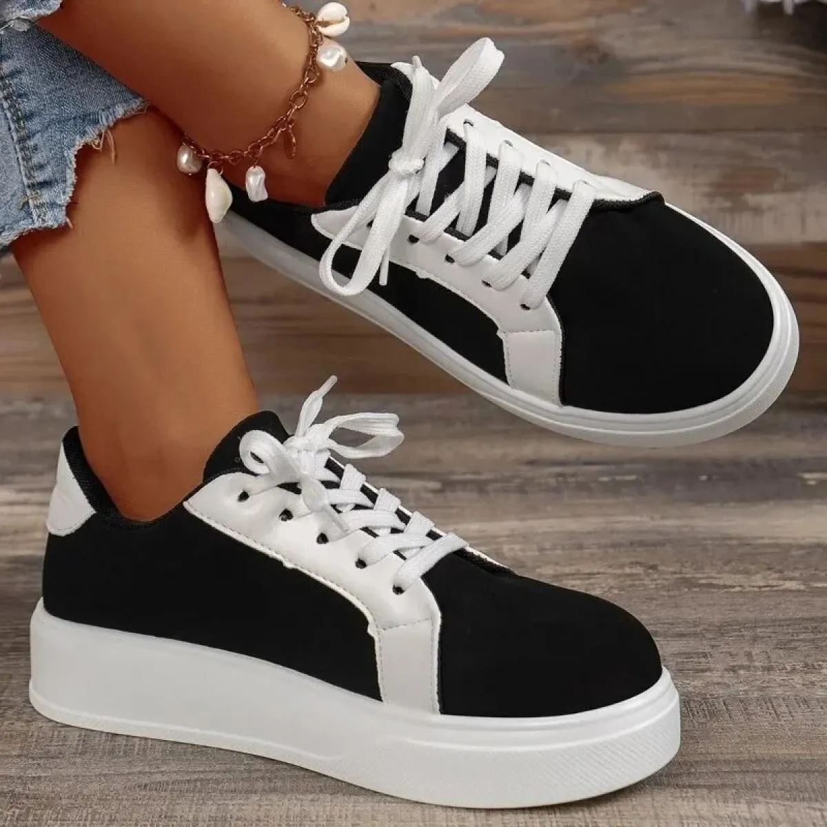 Sneakers di design di marca per donna Nuova piattaforma casual Stringata Scarpe vulcanizzate da donna Scarpa da tennis in pelle