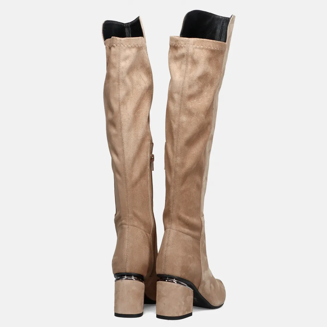 Stivale sopra al ginocchio in suede biscotto con gambale elasticizzato e tacco medio