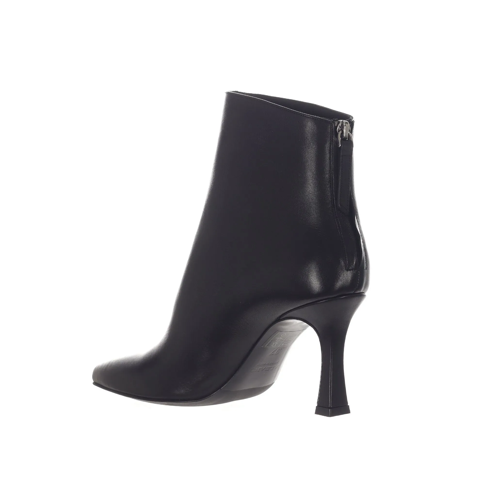 Stivaletto in pelle con tacco