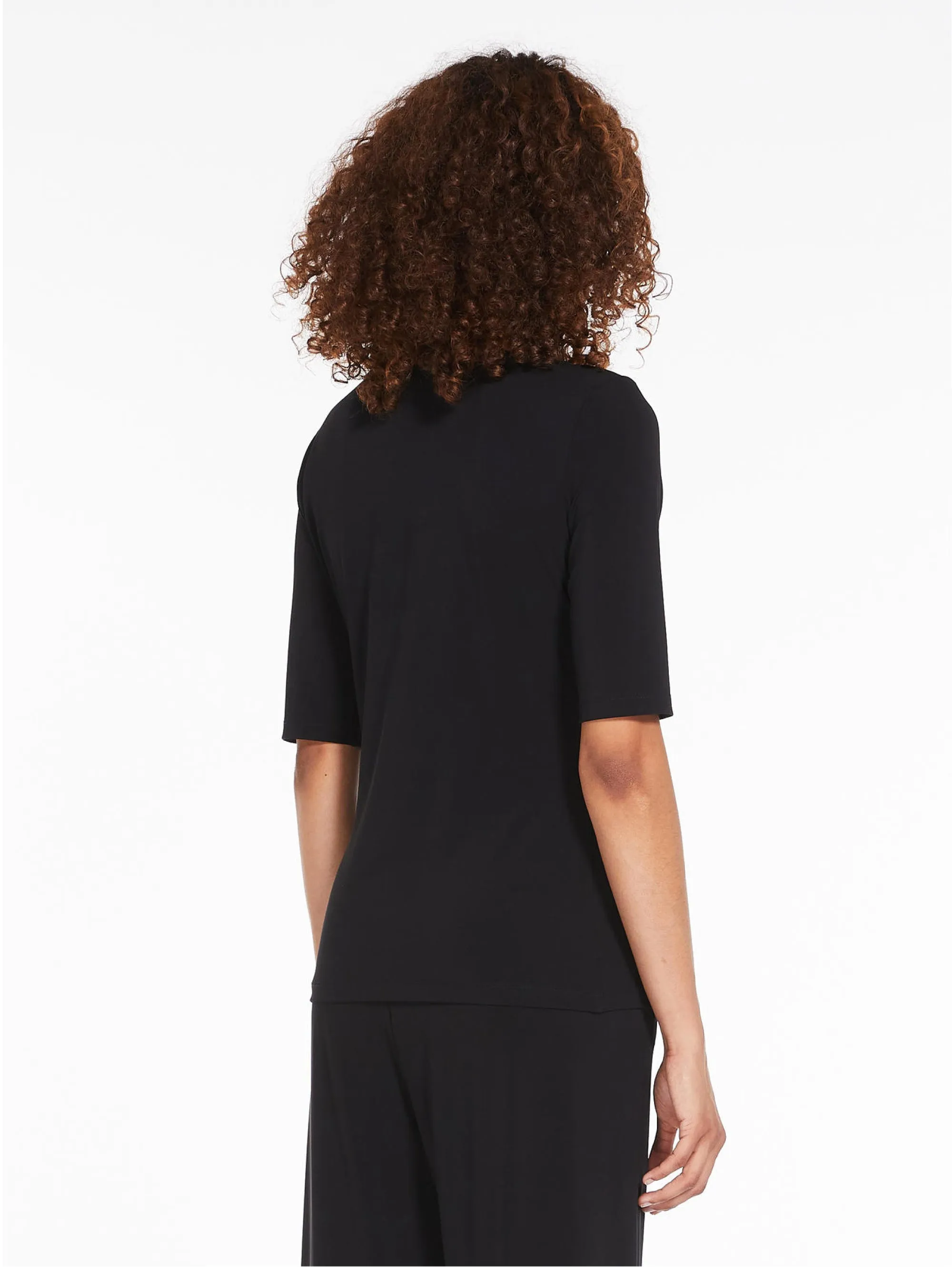 T-shirt Aderente con Scollo Tondo Nero