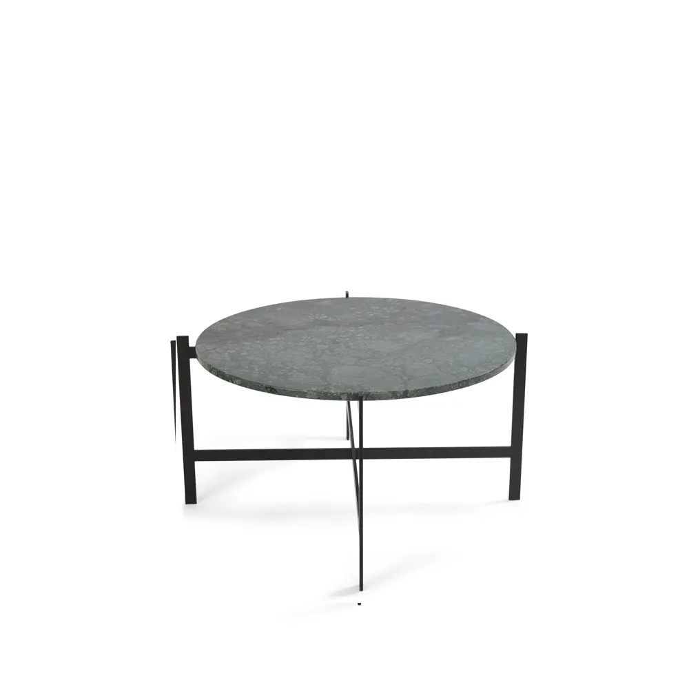 Tavolino Deck.iq{font-size:18px}Marmo grigio, struttura laccata in nero