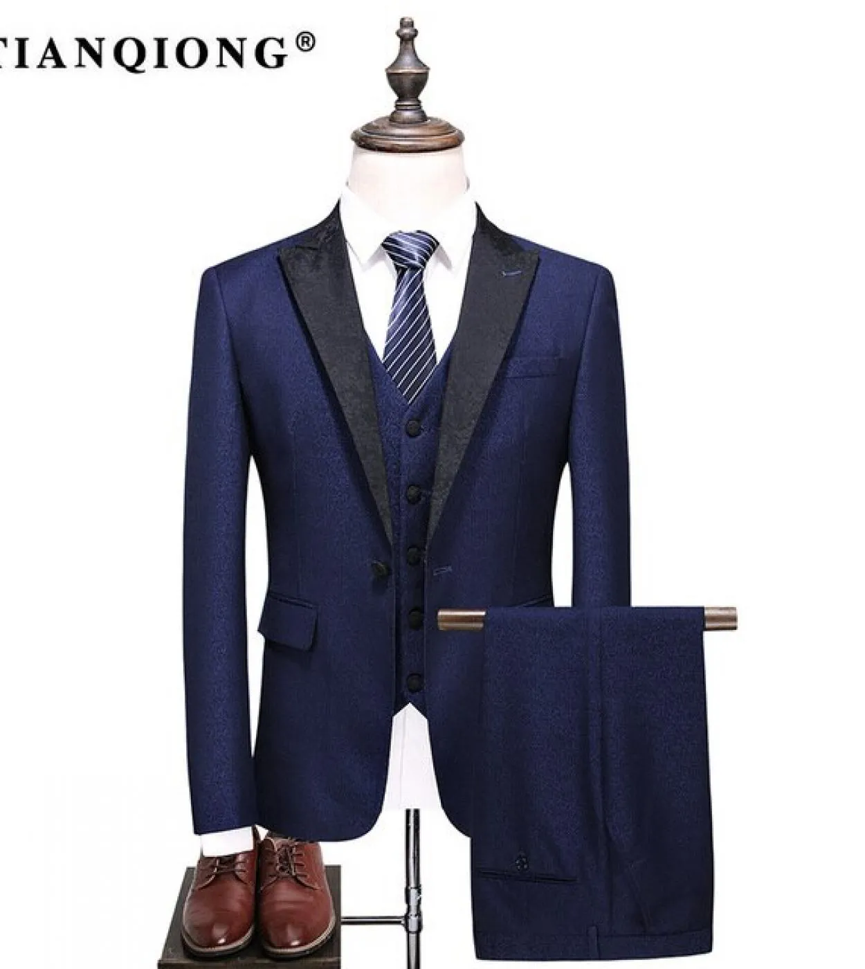 Tian Qiong Brand Ultimi disegni della mutanda del cappotto Collo a scialle 3 pezzi Mens Royal Blue Suit Abiti da sposa per uomo