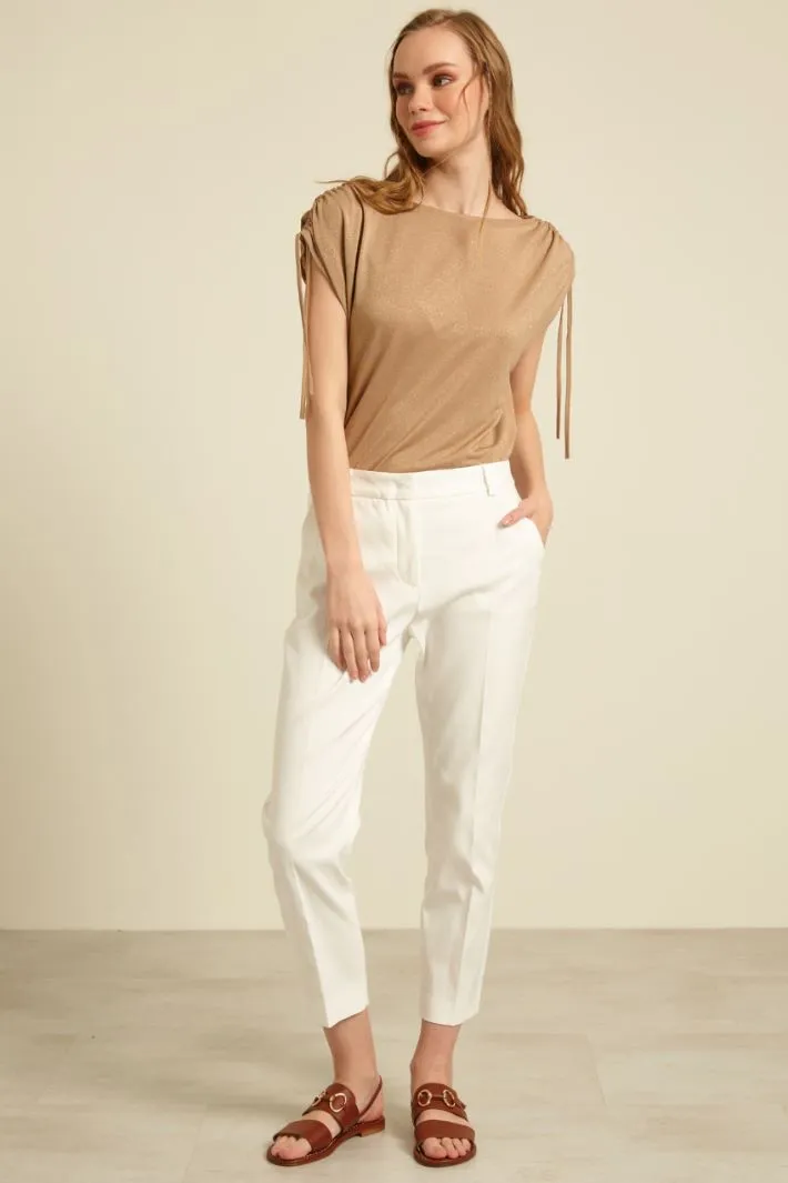 Top con spalla arricciata